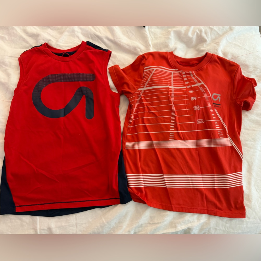 (2) Gap kids boys short sleeve and sleeveless shirt bundle - size 8